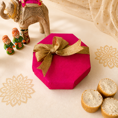 Ghewar Hamper Pink - SweeDesi