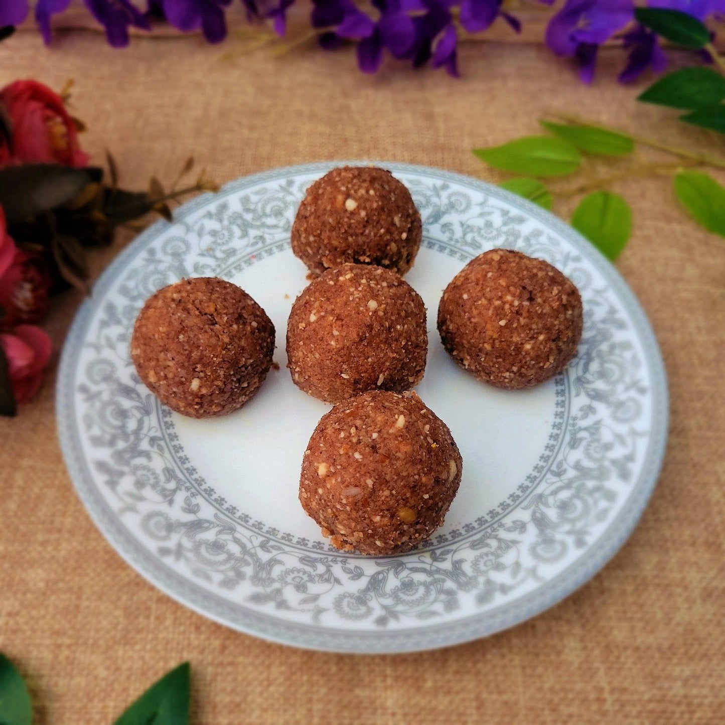 Akhrot Laddu - SweeDesi