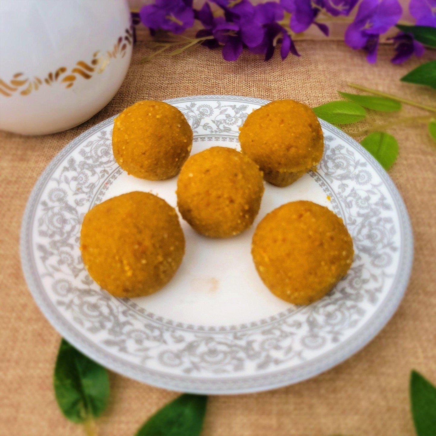 Besan Churma Laddu - SweeDesi