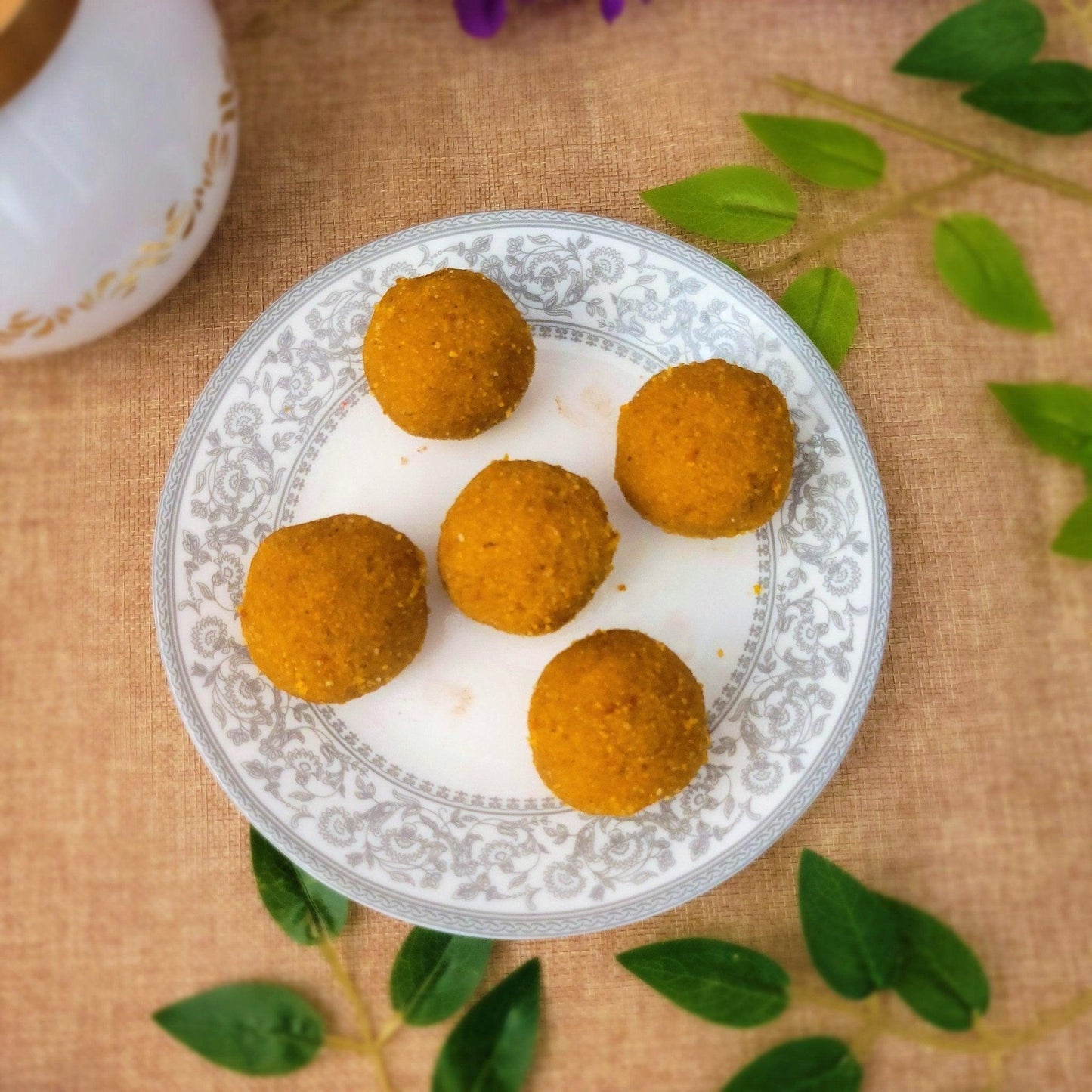 Besan Churma Laddu - SweeDesi