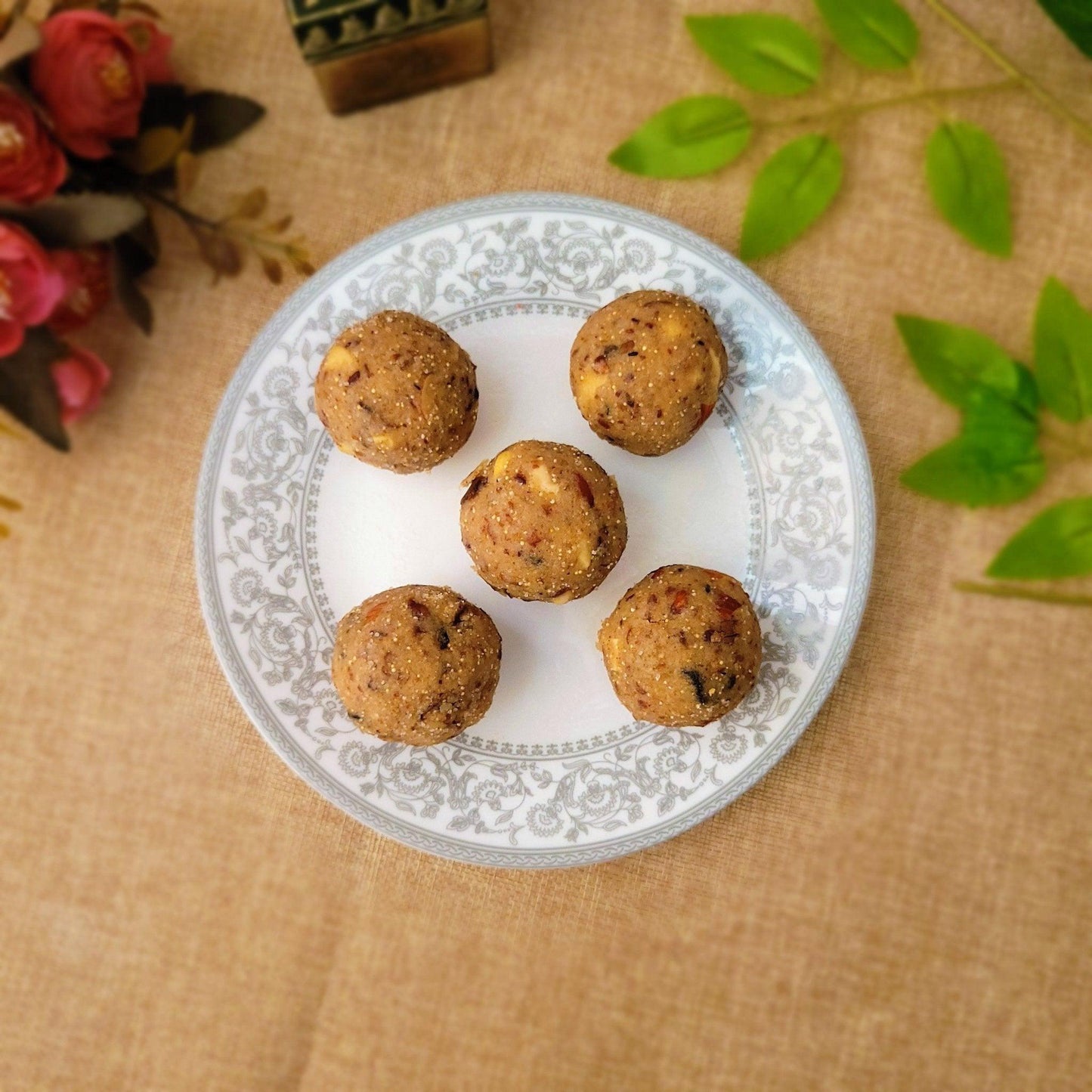 Khajoor Laddu - SweeDesi