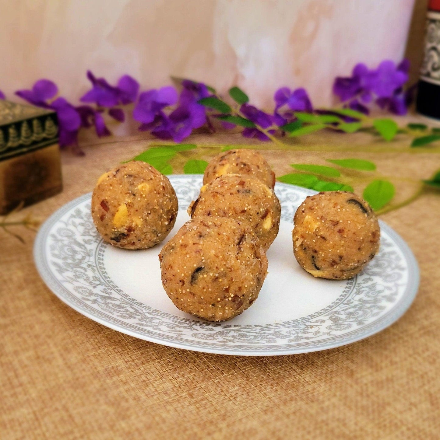 Khajoor Laddu - SweeDesi