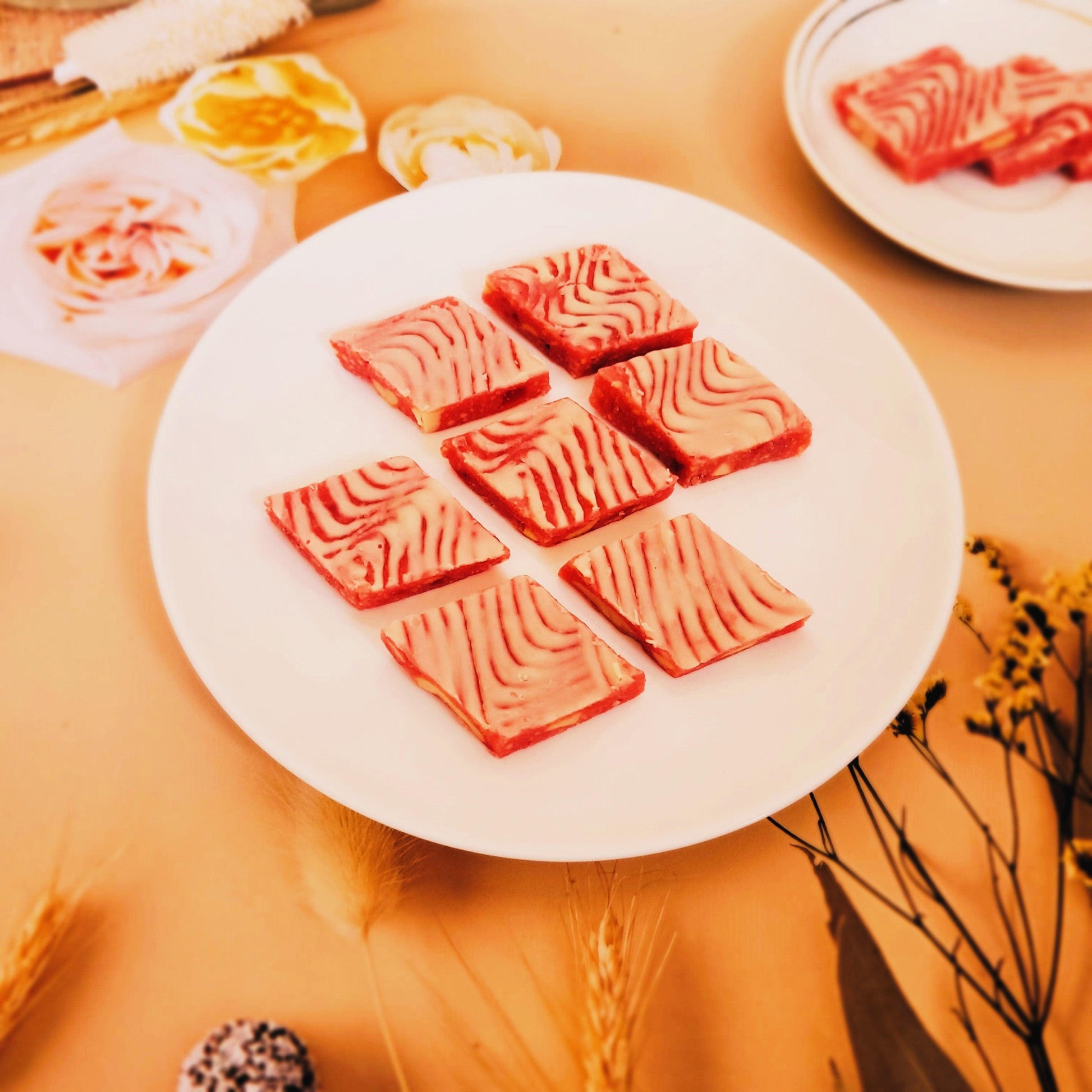 Strawberry Kaju Katli - 400gm - SweeDesi