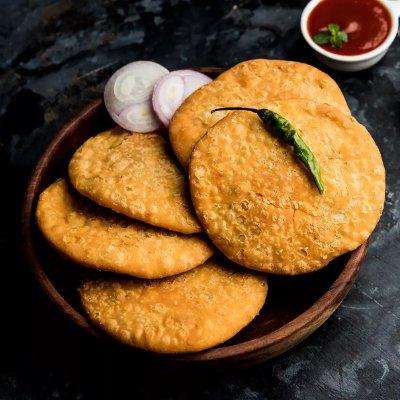 Pyaz Kachori : Sodhani - SweeDesi