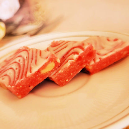 Strawberry Kaju Katli - 400gm - SweeDesi